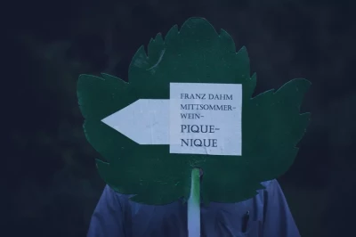 Weinprobe Mosel: Wegweiser „Mittsommer-Wein-Pique-Nique“ in Blattform